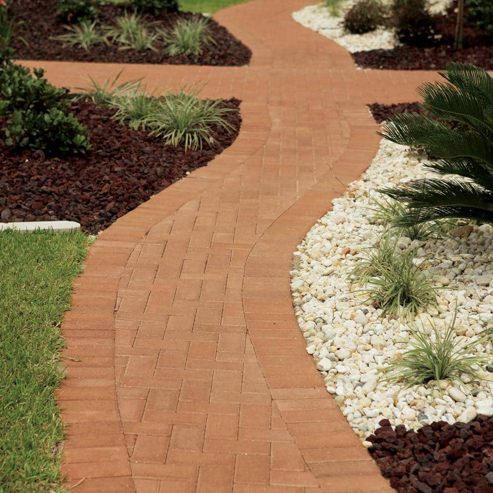 Pavestone Holland 7.87 in. L x 3.94 in. W x 1.77 in. H 45 mm Terra Cotta Concrete Paver (672-Piece/145 sq. ft./Pallet)