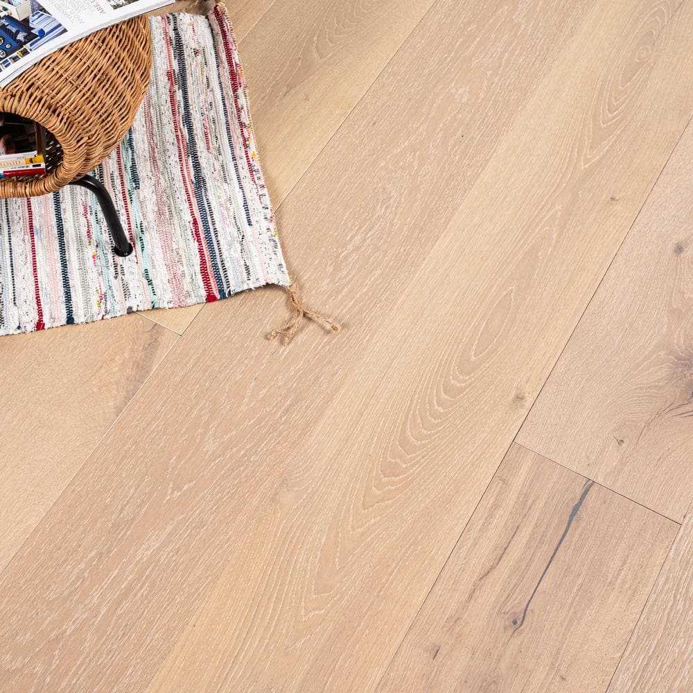 MSI Tustin Grove White Oak XXL 5/8 in. T x 9.45 in. W Tongue and Groove Engineered Hardwood Flooring (34.10 sq. ft./case)