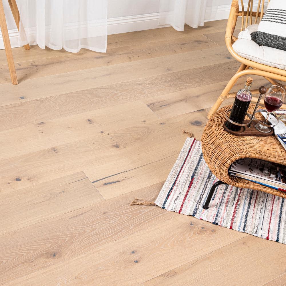 MSI Tustin Grove White Oak XXL 5/8 in. T x 9.45 in. W Tongue and Groove Engineered Hardwood Flooring (34.10 sq. ft./case)