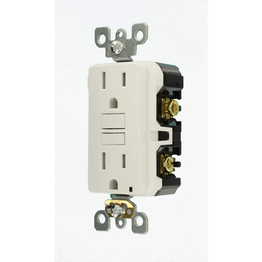 Leviton 15 Amp Self-Test SmartlockPro Slim Tamper-Resistant GFCI Duplex Outlet, White (3-Pack)