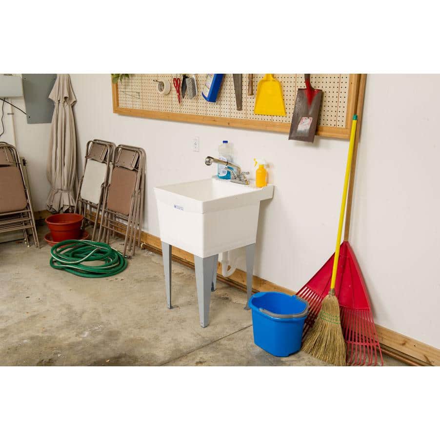 MUSTEE Utilatub 18-Gallon Freestanding Laundry Utility Sink with Pullout Faucet