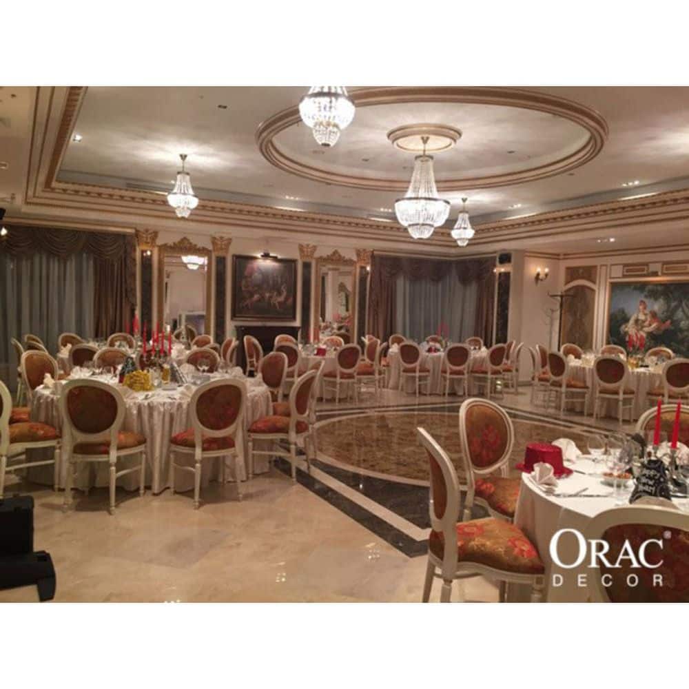 ORAC DECOR 2-1/2 in. x 5-1/2 in. x 78-3/4 in. Primed White Plain Polyurethane Crown Moulding (7-Pack)